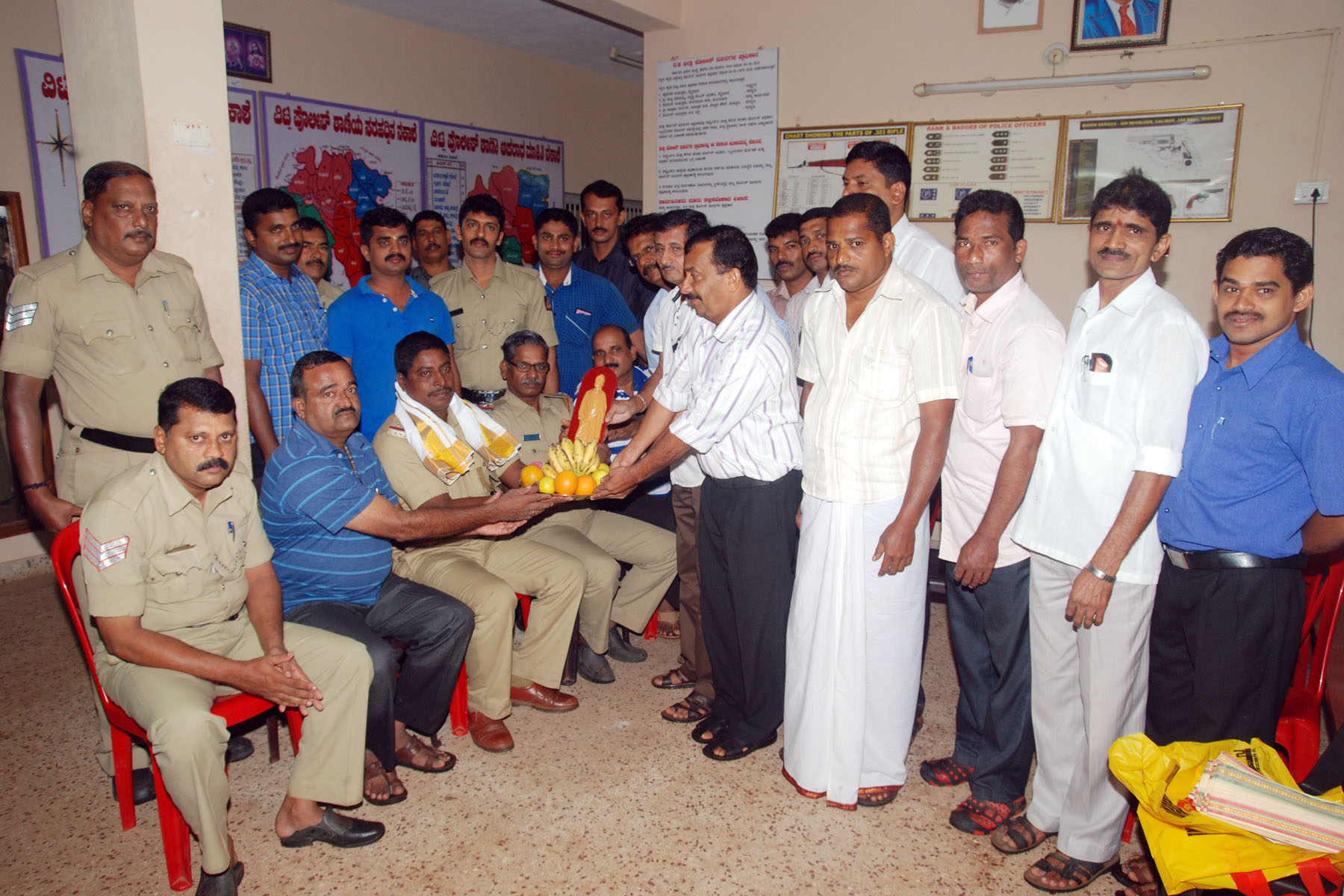 ಕಳ್ಳತನ ಬೇಧಿಸಿದ ವಿಟ್ಲ ಪೊಲೀಸ್ ಗೆ ಸನ್ಮಾನ